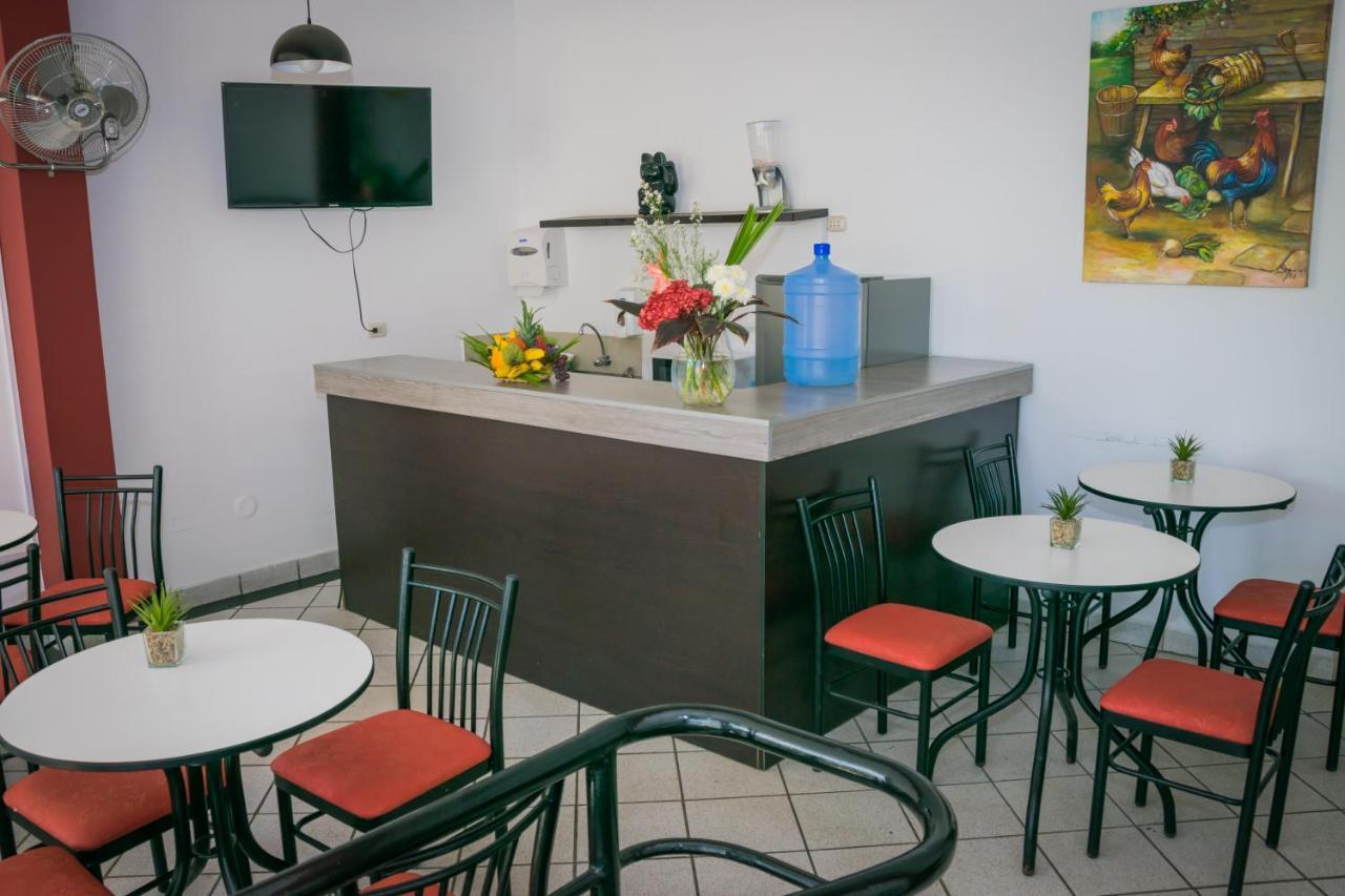Hostal "Centrika" ตาราโปโต ภายนอก รูปภาพ