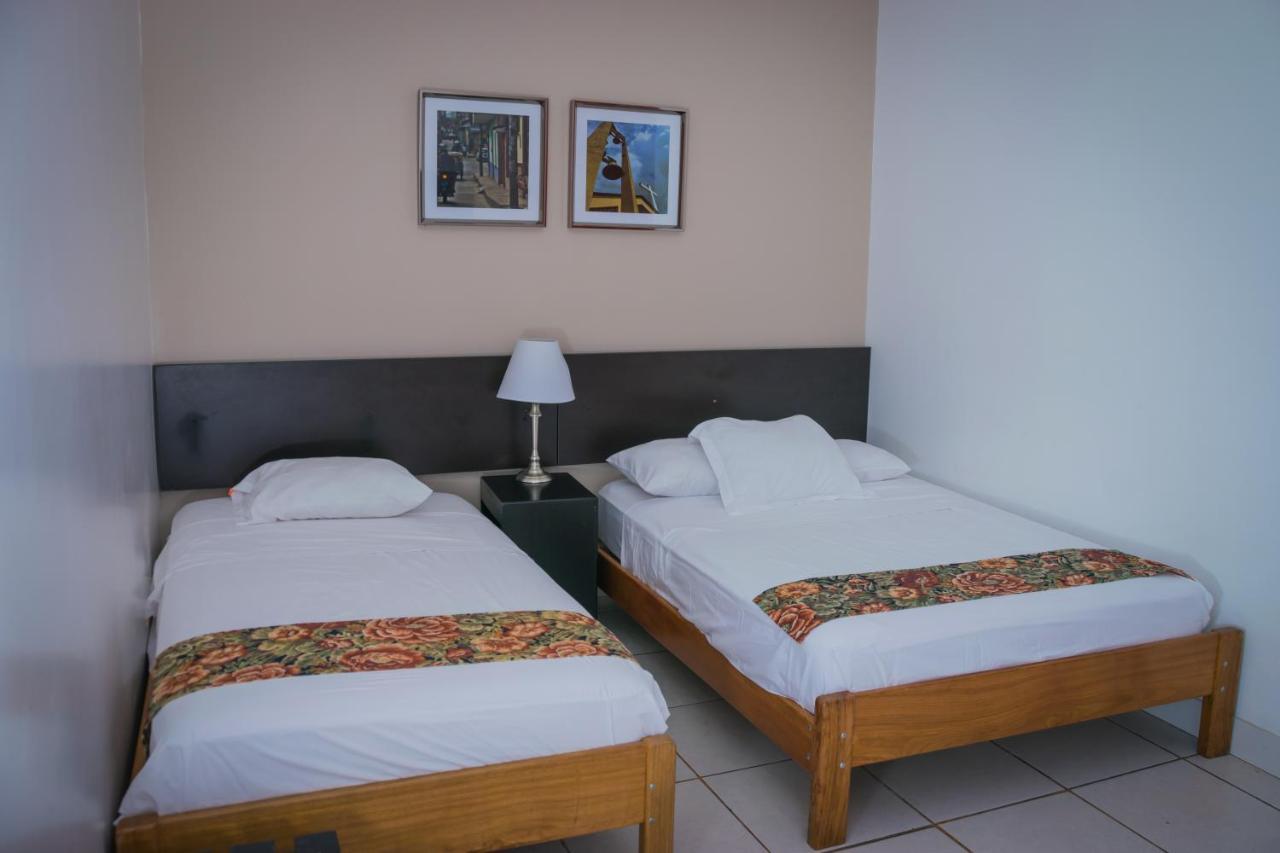 Hostal "Centrika" ตาราโปโต ภายนอก รูปภาพ