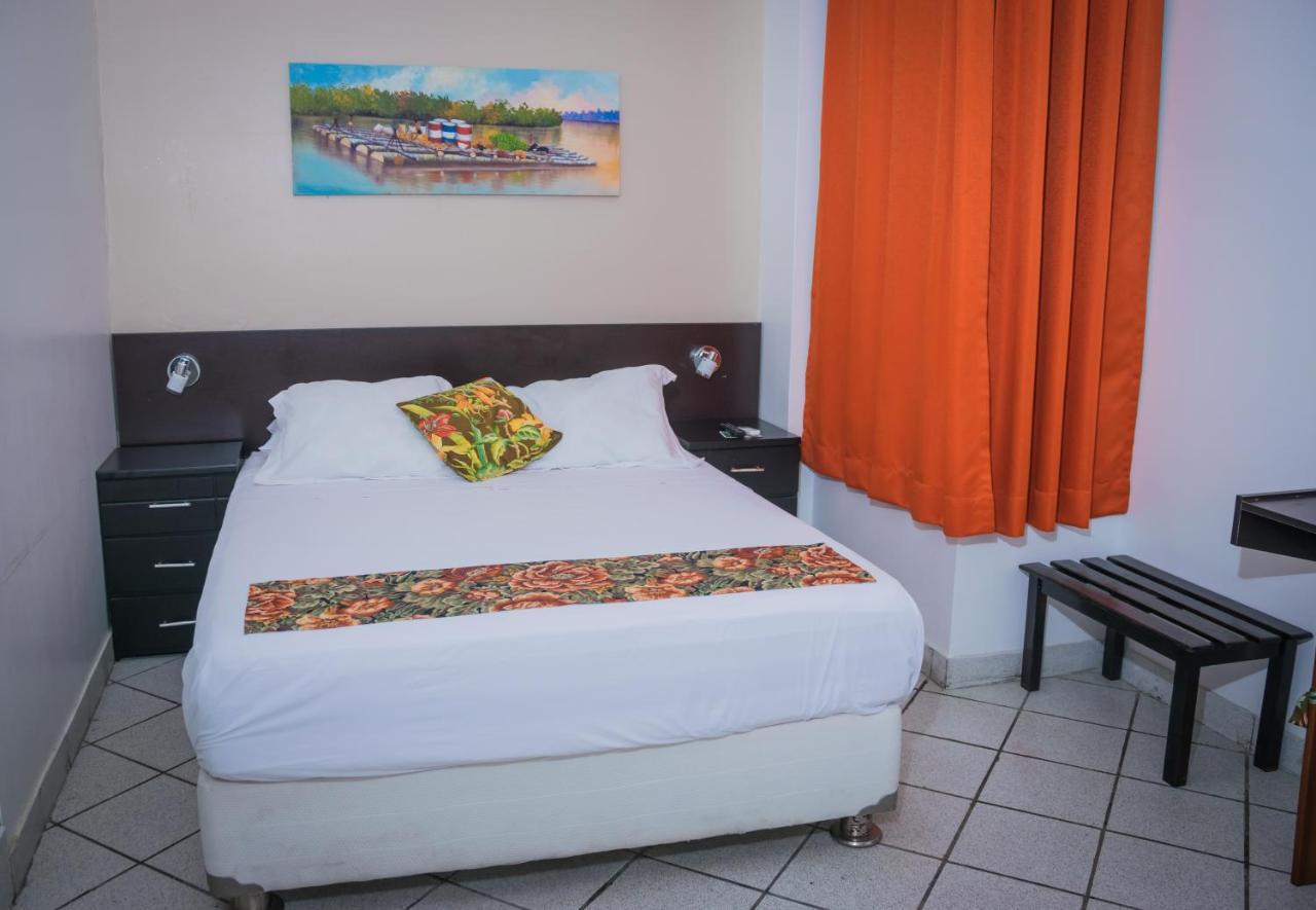 Hostal "Centrika" ตาราโปโต ภายนอก รูปภาพ