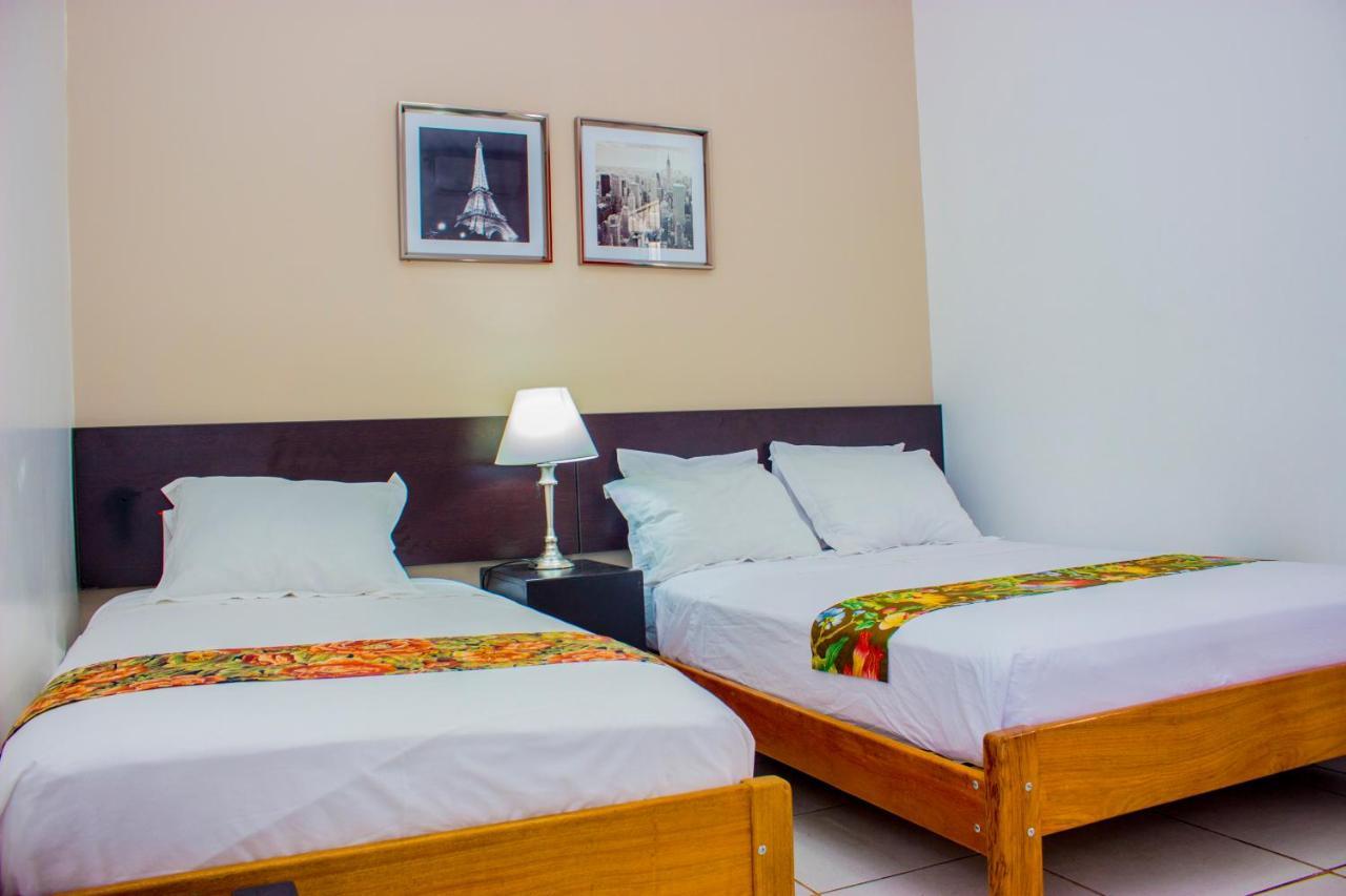 Hostal "Centrika" ตาราโปโต ภายนอก รูปภาพ
