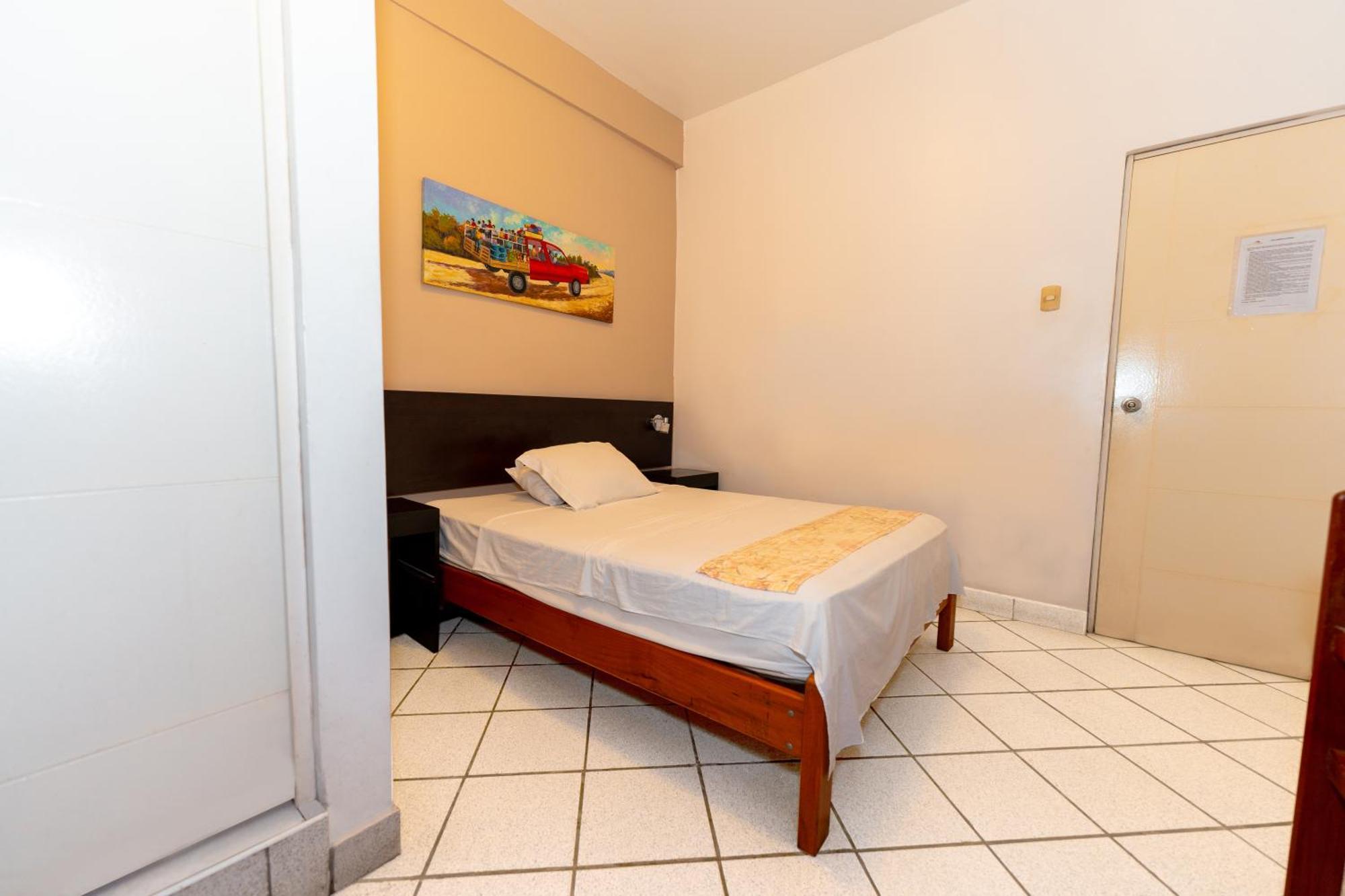Hostal "Centrika" ตาราโปโต ภายนอก รูปภาพ